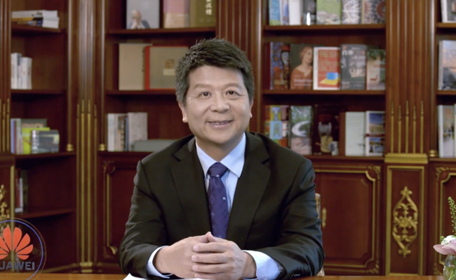 華為輪值董事長郭平2022年新年致辭：前行不輟，未來可期！